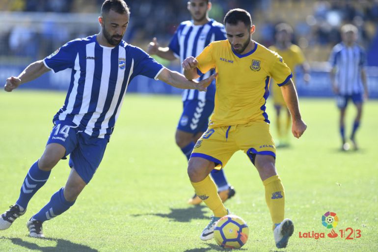 Cristian Bustos deja el Lorca FC y firma por el UCAM, que da salida a Chevi Cristian Bustos deja el Lorca FC y firma por el UCAM, que da salida a Chevi