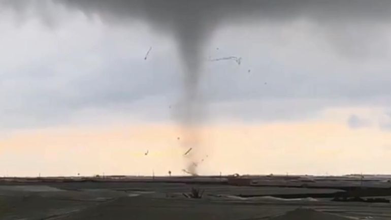 Cajamar empieza a pagar a los afectados por los tornados. Cajamar empieza a pagar a los afectados por los tornados.