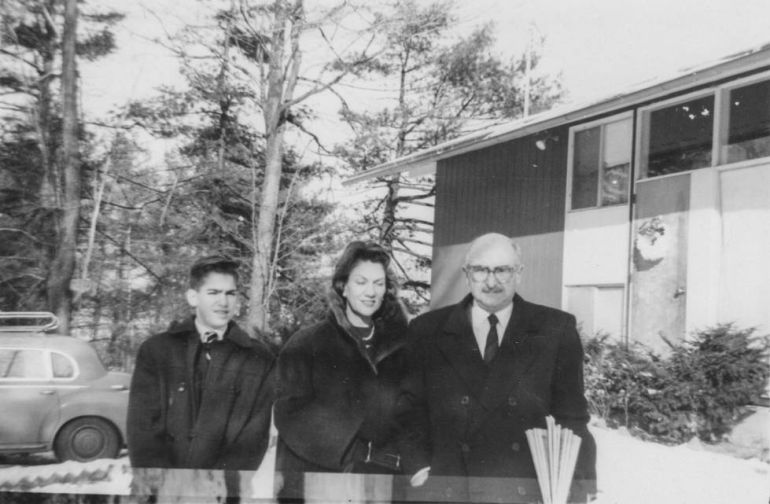 Martín Domínguez (derecha) junto a su esposa y su hijo en Itaca (Nueva York) Martín Domínguez (derecha) junto a su esposa y su hijo en Itaca (Nueva York)