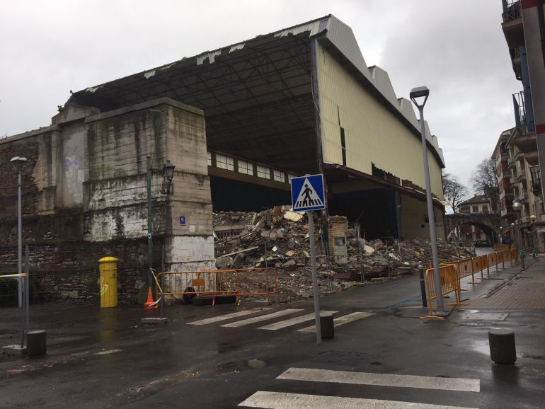 Las obras de derribo continúan Las obras de derribo continúan