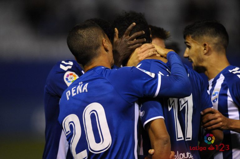 El Lorca FC espera repetir esta imágen frente al líder de la competición El Lorca FC espera repetir esta imágen frente al líder de la competición