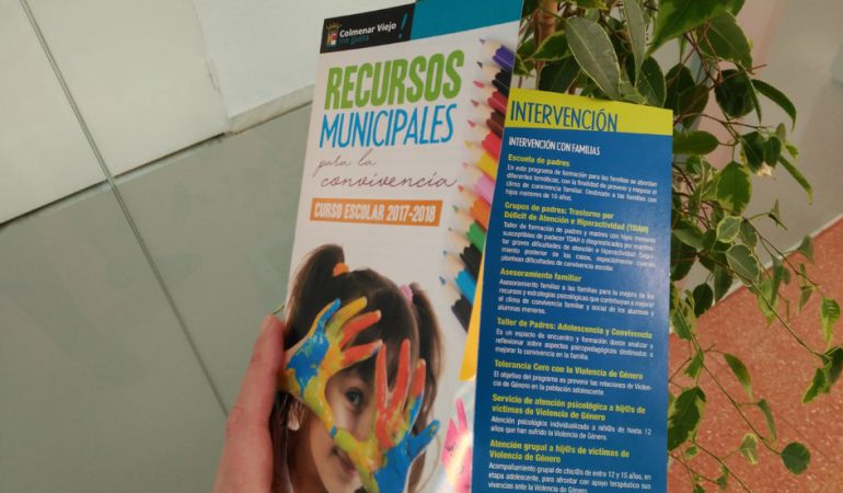 El folleto que se está distribuyendo gratuitamente en colegios e institutos ofrece información útil sobre los servicios de prevención e intervención El folleto que se está distribuyendo gratuitamente en colegios e institutos ofrece información útil sobre los servicios de prevención e intervención