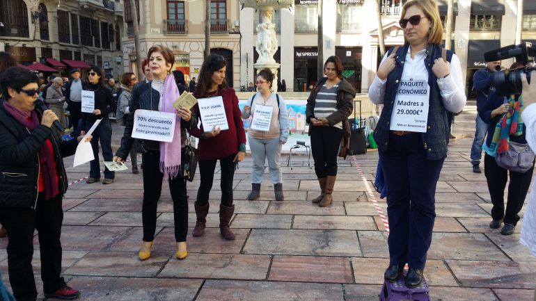 Málaga, gestación subrogada, embarazo, protesta: Subasta de vientres para protestar por la gestación subrogada Málaga, gestación subrogada, embarazo, protesta: Subasta de vientres para protestar por la gestación subrogada
