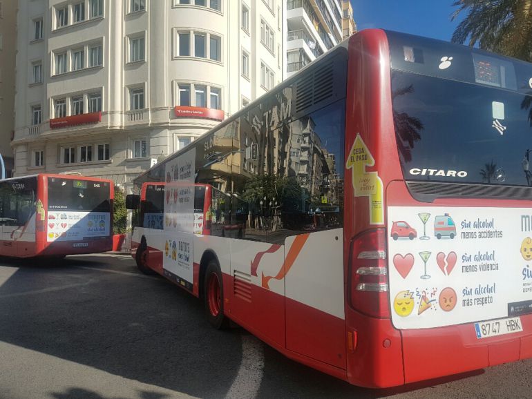 Autobuses de línea circulan por la Rambla de Alicante Autobuses de línea circulan por la Rambla de Alicante