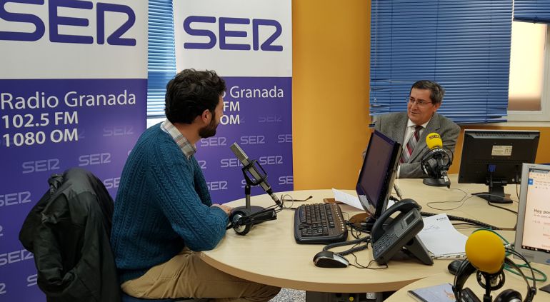 Enrique Árbol entrevista al presidente de la Diputación de Granada, José Entrena, en Radio Granada Enrique Árbol entrevista al presidente de la Diputación de Granada, José Entrena, en Radio Granada