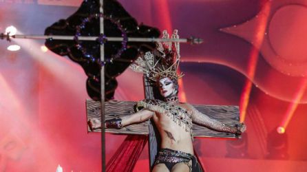 Drag Sethlas regresa vestido de Virgen Drag Sethlas regresa vestido de Virgen