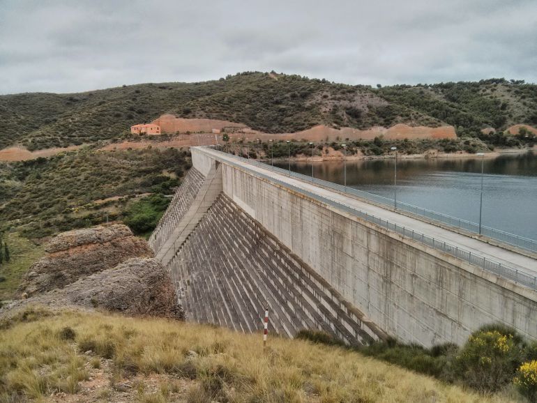 ASDEN denuncia nuevos vertidos al río Val procedentes de la depuradora de Ágreda-Ólvega ASDEN denuncia nuevos vertidos al río Val procedentes de la depuradora de Ágreda-Ólvega