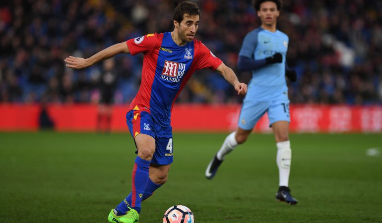 Mathieu Flamini (i) con la camiseta del Crystal Palace en un partido de The Emirates FA Cup ante Manchester City en Selhurst Park en enero de 2017 Mathieu Flamini (i) con la camiseta del Crystal Palace en un partido de The Emirates FA Cup ante Manchester City en Selhurst Park en enero de 2017