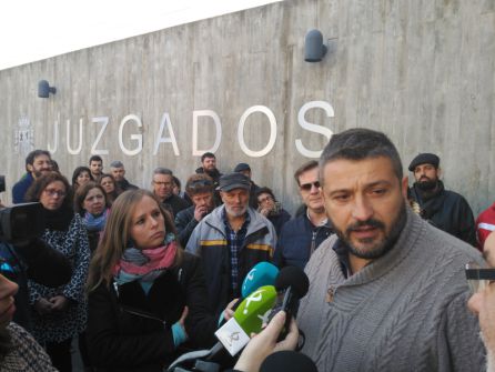 Alberto Cañedo tras pasar por los juzgados placentinos Alberto Cañedo tras pasar por los juzgados placentinos