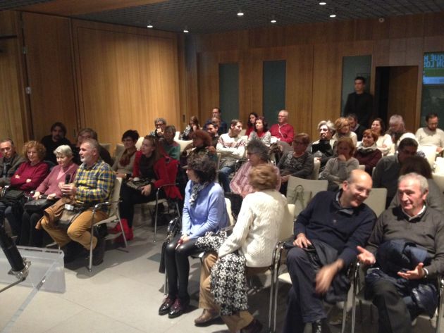 Público asistente a las jornadas en la Fundación Cajasol Público asistente a las jornadas en la Fundación Cajasol