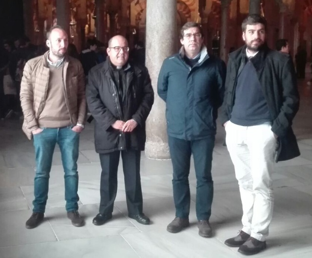 José Juan Jiménez Güeto con lso arqueólogos Daniel Fernández, Raimundo Ortiz y el ingeniero Rafael Ortiz. José Juan Jiménez Güeto con lso arqueólogos Daniel Fernández, Raimundo Ortiz y el ingeniero Rafael Ortiz.