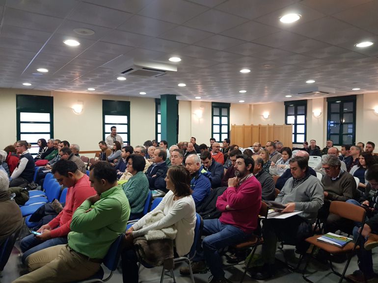 Asistentes a la jornada de formación de agricultores celebrada en Sanchonuño dentro del Congreso de Horticultura Asistentes a la jornada de formación de agricultores celebrada en Sanchonuño dentro del Congreso de Horticultura