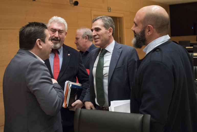 El PSOE pide amparo al Constitucional El PSOE pide amparo al Constitucional