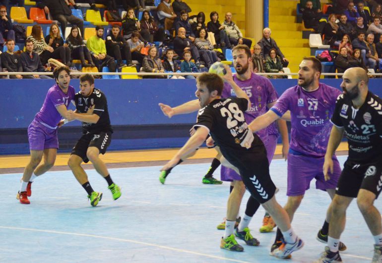 Peñafiel acoge el III Torneo de Balonmano Diputación-Alimentos de Valladolid con el partido Atlético Valladolid - Guadalajara: El Quabit BM prepara la vuelta a la liga con un amistoso ante el Atl. Valladolid Peñafiel acoge el III Torneo de Balonmano Diputación-Alimentos de Valladolid con el partido Atlético Valladolid - Guadalajara: El Quabit BM prepara la vuelta a la liga con un amistoso ante el Atl. Valladolid
