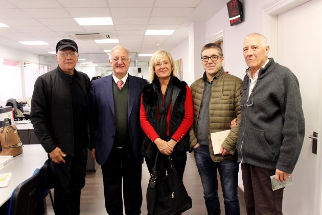 Victor Casaus, Severiano Hernández, Maria del Olmo, Manuel Melgar y Ricardo Fuente en los estudios de Radio Alicante Victor Casaus, Severiano Hernández, Maria del Olmo, Manuel Melgar y Ricardo Fuente en los estudios de Radio Alicante