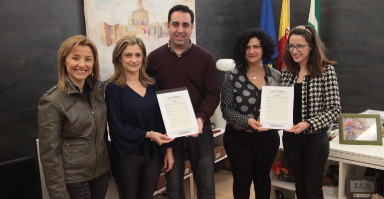 Entrega de la Carta de Artesanía a 'Airam Beige' Entrega de la Carta de Artesanía a 'Airam Beige'
