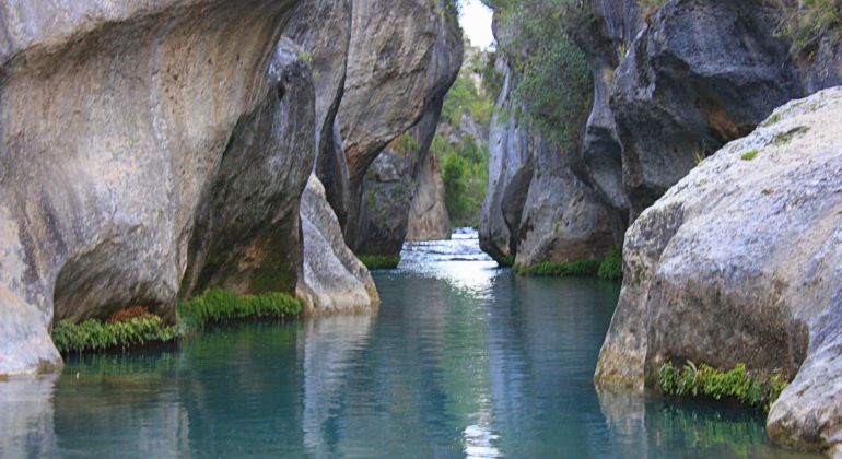El río Júcar a través de los "Cortaos" de Villalba. El río Júcar a través de los "Cortaos" de Villalba.