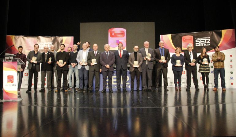 Imagen de los premiados en la II Edición de los Premios Radio Elda Cadena Ser Imagen de los premiados en la II Edición de los Premios Radio Elda Cadena Ser