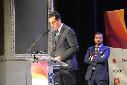 Rubén Alfaro, el alcalde de Elda, dedicó unas palabras en agradecimiento a Radio Elda Cadena Ser Rubén Alfaro, el alcalde de Elda, dedicó unas palabras en agradecimiento a Radio Elda Cadena Ser