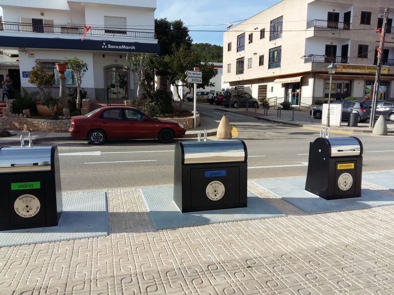 Imagen de los nuevos contenedores en Sant Miquel Imagen de los nuevos contenedores en Sant Miquel
