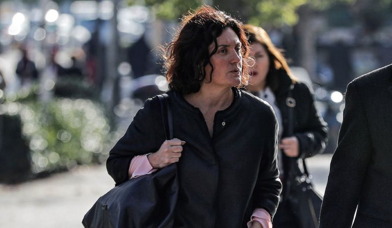 La concejal del PP en el Ayuntamiento de Valencia Beatriz Simón, a su llegada a la Ciudad de la Justicia donde declara como investigada ante el juez que instruye el conocido como caso Imelsa, en relación a la supuesta financiación ilegal del partido. La concejal del PP en el Ayuntamiento de Valencia Beatriz Simón, a su llegada a la Ciudad de la Justicia donde declara como investigada ante el juez que instruye el conocido como caso Imelsa, en relación a la supuesta financiación ilegal del partido.