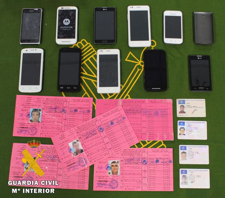 Falsificación carnés: La Guardia Civil destapa una trama de falsificación de permisos de conducción Falsificación carnés: La Guardia Civil destapa una trama de falsificación de permisos de conducción