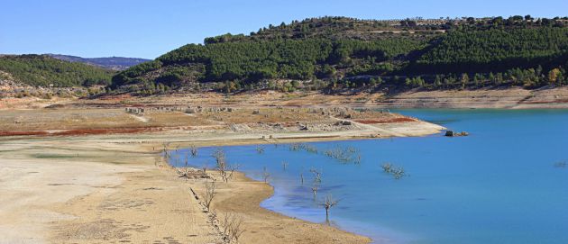 Ruinas de La Isabela en el embalse de Buendía. Ruinas de La Isabela en el embalse de Buendía.