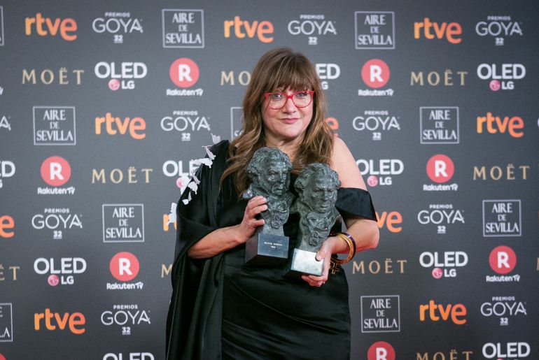 La directora Isabel Coixet con sus dos Goyas La directora Isabel Coixet con sus dos Goyas