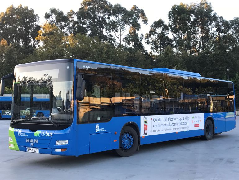 La mayoría de personas que hacen uso del autobus son mujeres. La mayoría de personas que hacen uso del autobus son mujeres.