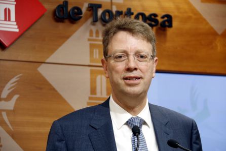 Primer pla de l'alcalde de Tortosa, Ferran Bel, durant l'anunci de la seua renúncia a l'alcaldia. Primer pla de l'alcalde de Tortosa, Ferran Bel, durant l'anunci de la seua renúncia a l'alcaldia.