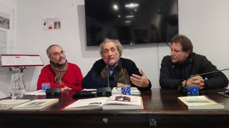 Antonio Pérez Girón, Pepe Chamizo y el presidente del Foro por la Memoria Andrés Rebolledo. Antonio Pérez Girón, Pepe Chamizo y el presidente del Foro por la Memoria Andrés Rebolledo.