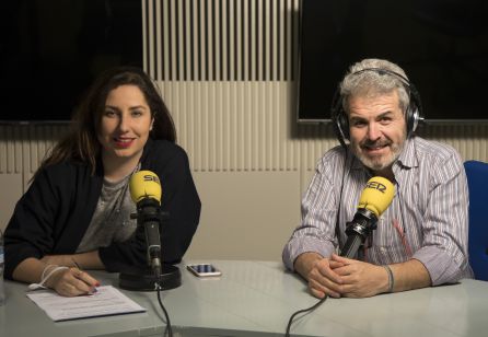 Lorenzo Caprile con Puri Beltrán, durante la entrevista Lorenzo Caprile con Puri Beltrán, durante la entrevista