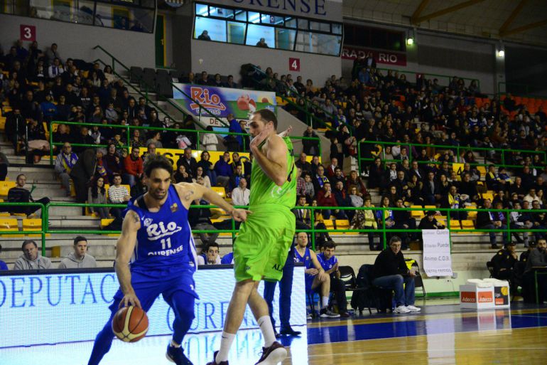 Triunfo y autoridad del Club Ourense Baloncesto, en el Pazo de los deportes Paco Paz, ante Oviedo. Al final 70 a 61 Triunfo y autoridad del Club Ourense Baloncesto, en el Pazo de los deportes Paco Paz, ante Oviedo. Al final 70 a 61