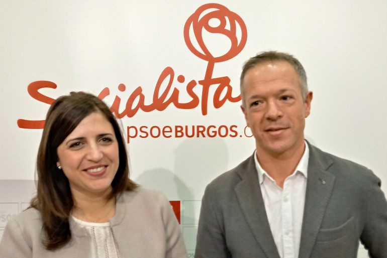 Los parlamentarios del PSOE por Burgos, Ester Peña (diputada) y Ander Gil (senador) Los parlamentarios del PSOE por Burgos, Ester Peña (diputada) y Ander Gil (senador)