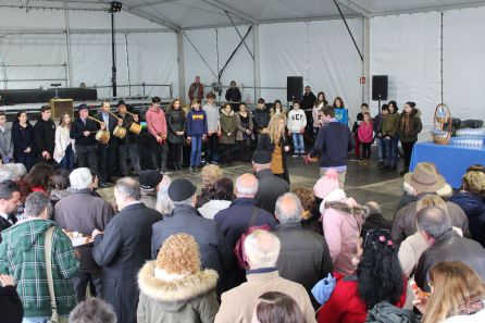 Los más jóvenes han estado presentes durante la actuación de baile pagès Los más jóvenes han estado presentes durante la actuación de baile pagès