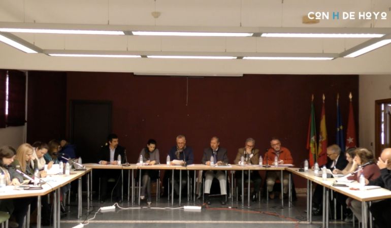 En un pleno extraordinario la corporación municipal de Hoyo ha aprobado la adjudicación de las obras de pavimentación y mejora del entorno de la Plaza de la Iglesia En un pleno extraordinario la corporación municipal de Hoyo ha aprobado la adjudicación de las obras de pavimentación y mejora del entorno de la Plaza de la Iglesia