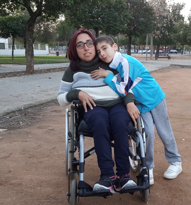 Eva Gilarte, con su hijo de 9 años. Eva Gilarte, con su hijo de 9 años.