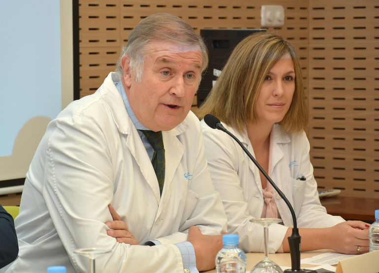 El Jefe de Oncología Pediátrica, Luis Madero y la oncóloga pediátrica, Blanca Herrero en la presentación del proyecto. El Jefe de Oncología Pediátrica, Luis Madero y la oncóloga pediátrica, Blanca Herrero en la presentación del proyecto.