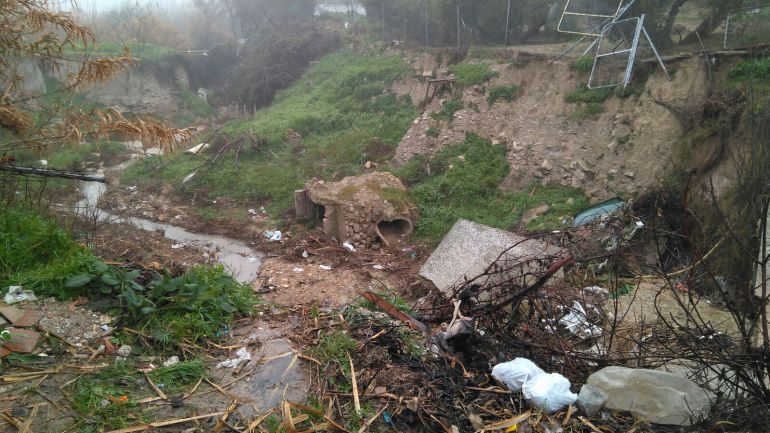 Los vecinos de Ibros exigen la adecuación del arroyo en el que ayer falleció un hombre Los vecinos de Ibros exigen la adecuación del arroyo en el que ayer falleció un hombre