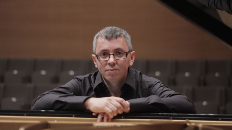 Federico Solano, compositor, intérprete y crítico musical Federico Solano, compositor, intérprete y crítico musical