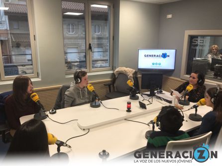 Internet y la programación a la carta se convierten en las nuevas formas de entretenimiento e información de los jóvenes Internet y la programación a la carta se convierten en las nuevas formas de entretenimiento e información de los jóvenes