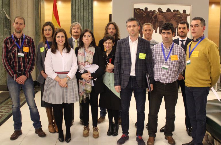 Reunión en el Congreso de miembros del Comité de Empresa de Gamesa Miranda y diputados del PP, PSOE, Unidos Podemos y Ciudadanos Reunión en el Congreso de miembros del Comité de Empresa de Gamesa Miranda y diputados del PP, PSOE, Unidos Podemos y Ciudadanos