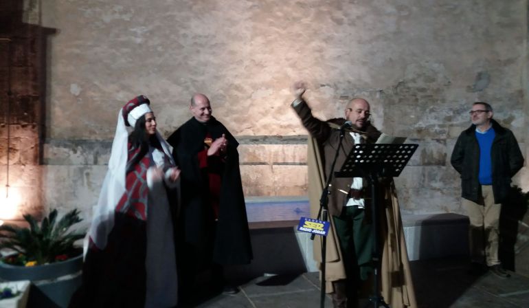 Momento del Pregón de Alfonso Cecilia, en presencia del Alcalde y Concejala de Festejos Momento del Pregón de Alfonso Cecilia, en presencia del Alcalde y Concejala de Festejos
