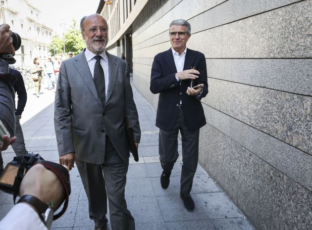 Óscar Puente planteó retirar la acusación a Javier León por la "Comfort Letter" Óscar Puente planteó retirar la acusación a Javier León por la "Comfort Letter"