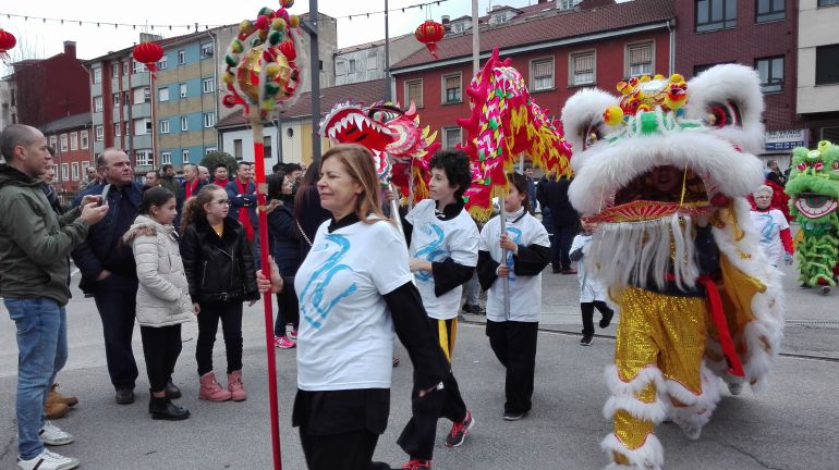 Un momento del desfile del pasado fin de semana por las calles de Lugones. Un momento del desfile del pasado fin de semana por las calles de Lugones.