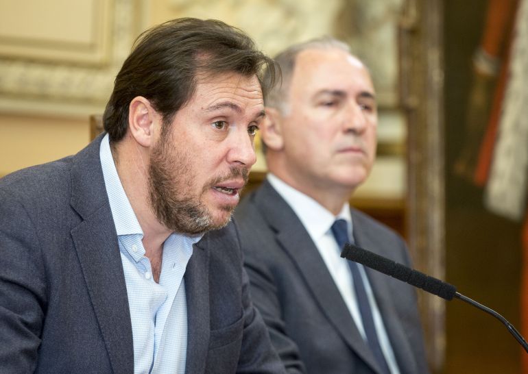 Concurso de traslados, oposiciones y más de 300 interinos en el Ayuntamiento Concurso de traslados, oposiciones y más de 300 interinos en el Ayuntamiento