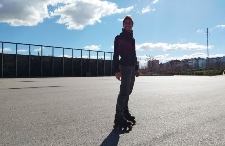 Gustavo Stoop, presidente de la Asociación de Patinadores de Madrid, en la pista de Matadero. Gustavo Stoop, presidente de la Asociación de Patinadores de Madrid, en la pista de Matadero.