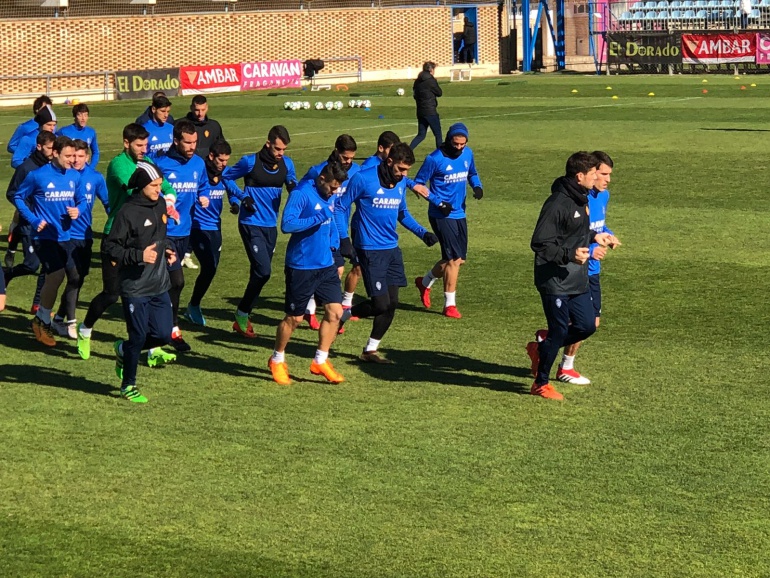 Borja Iglesias, en el centro de la imagen, se ha entrenado esta mañan en la Ciudad Deportiva pendiente de la denuncia de La liga Borja Iglesias, en el centro de la imagen, se ha entrenado esta mañan en la Ciudad Deportiva pendiente de la denuncia de La liga