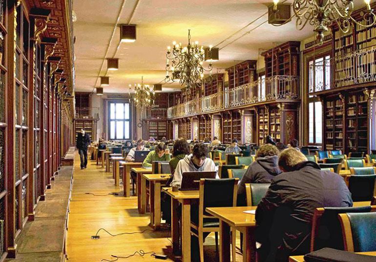 Biblioteca de la Facultade de Xeografía e Historia. Biblioteca de la Facultade de Xeografía e Historia.