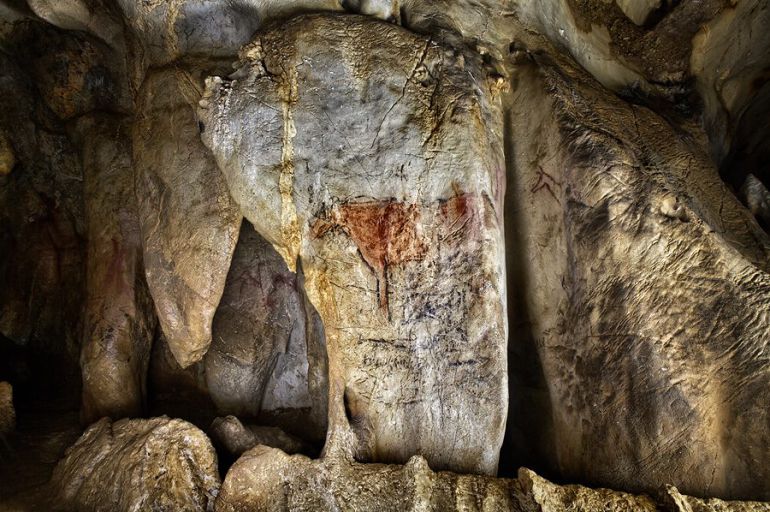 Pinturas de la Cueva de la Pasiega Pinturas de la Cueva de la Pasiega